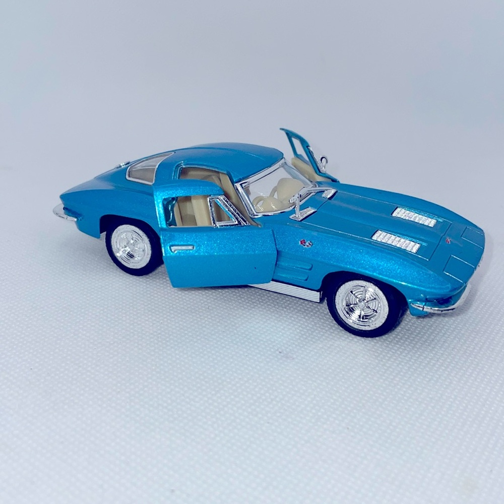 1963 Corvette Sting Ray Diecast Car|Scale 1:36 Collectors Model Metal Blue Car